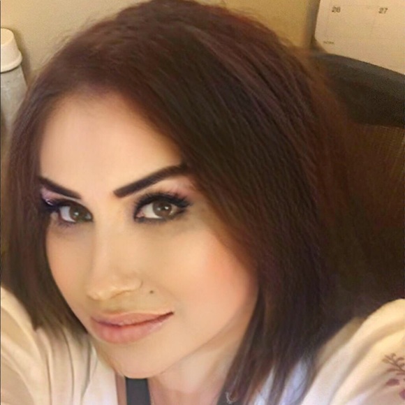 Meet your Posher, Ana brida - Picture 4 of 5